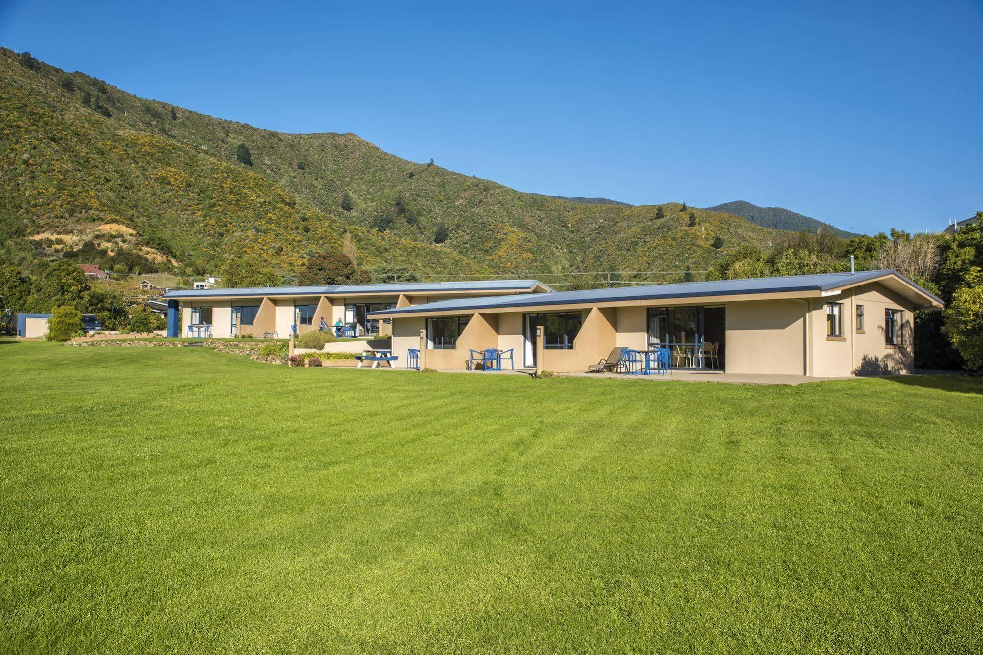 Bay Vista Waterfront Motel Picton Exterior foto