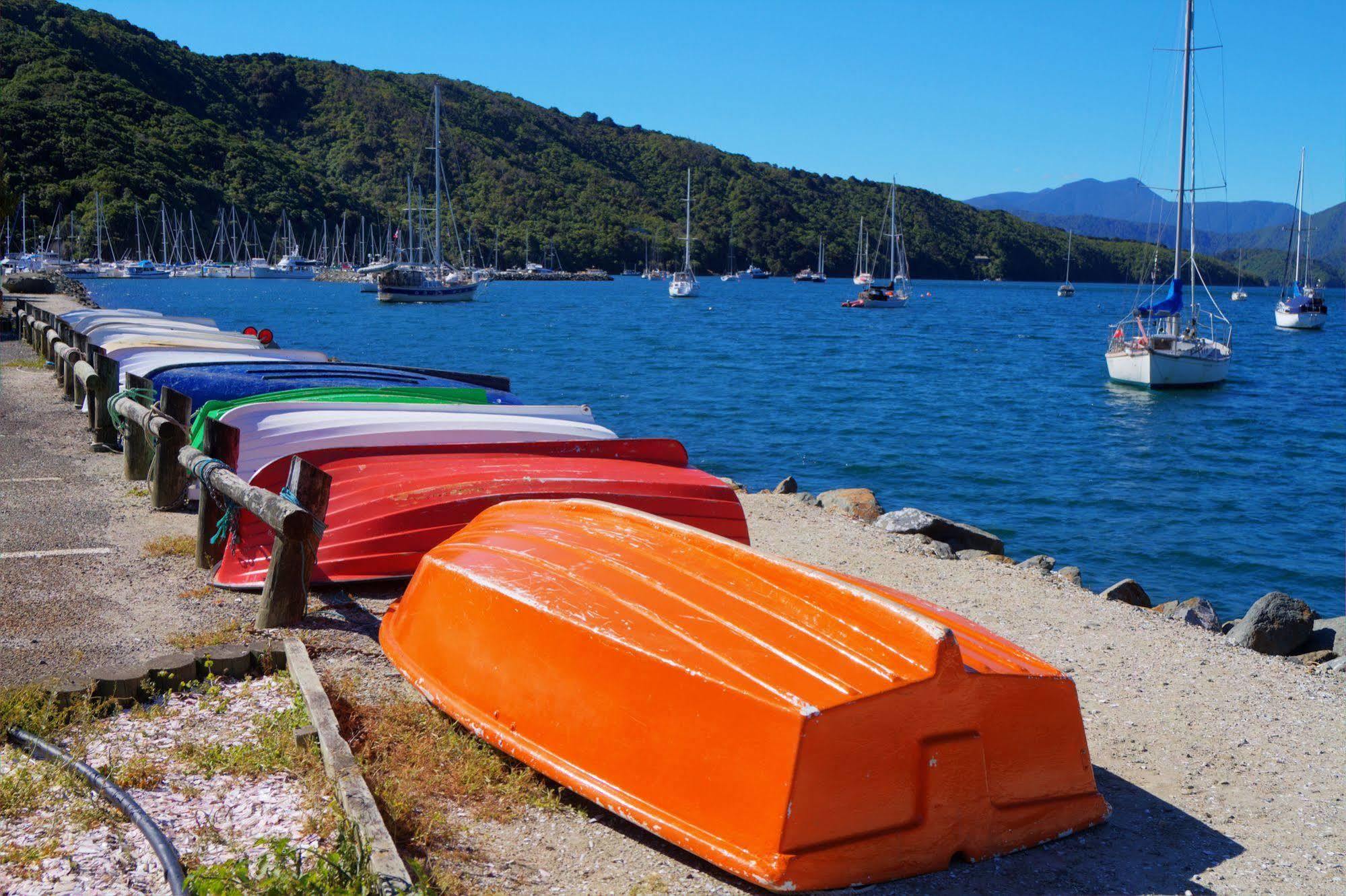 Bay Vista Waterfront Motel Picton Exterior foto